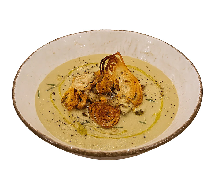 Zuppa di ceci del Solco Dritto, farro monococco, ragù di baccalà, briciole di pane alle acciughe