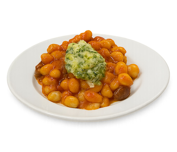 Gnocchi con ragù di baccalà alla puttanesca
